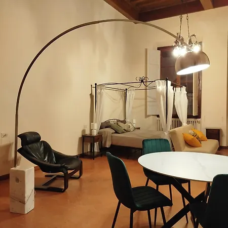 Lo Studio Nel Borgo La Centro Storico Rum i privatbostad *